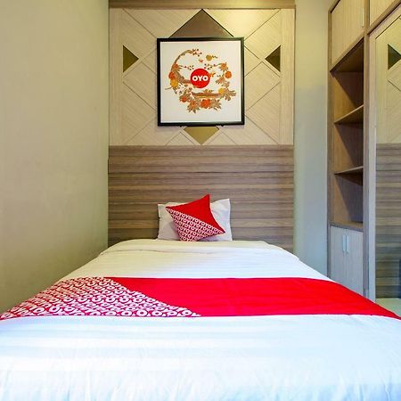 Oyo 1195 The Doctor'S Guest House Syariah Kejayan Экстерьер фото