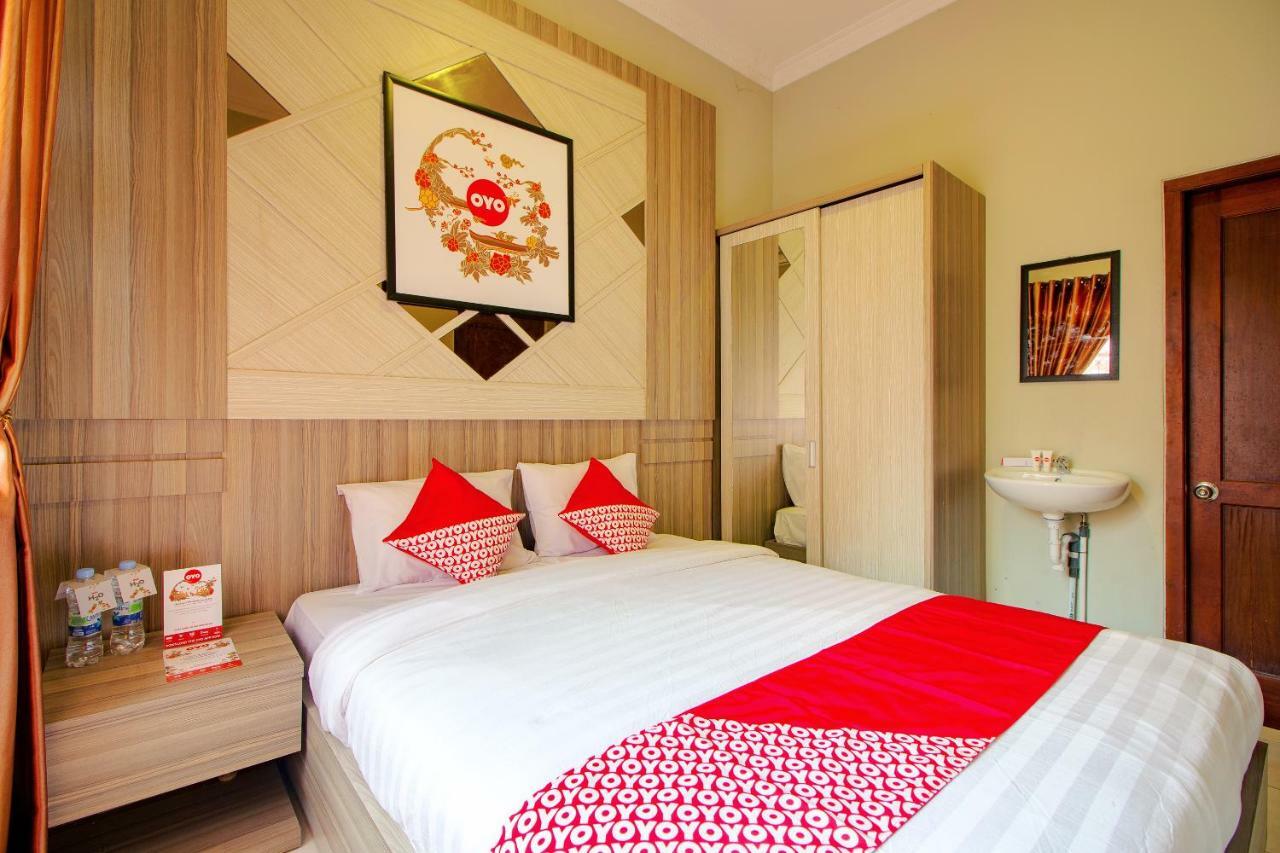 Oyo 1195 The Doctor'S Guest House Syariah Kejayan Экстерьер фото