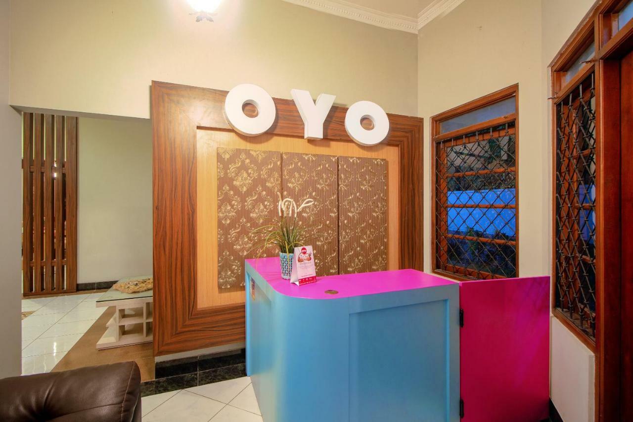 Oyo 1195 The Doctor'S Guest House Syariah Kejayan Экстерьер фото