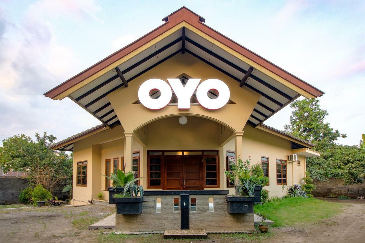 Oyo 1195 The Doctor'S Guest House Syariah Kejayan Экстерьер фото