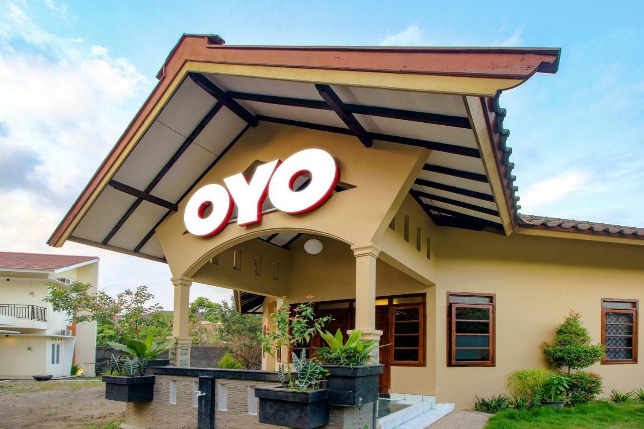 Oyo 1195 The Doctor'S Guest House Syariah Kejayan Экстерьер фото